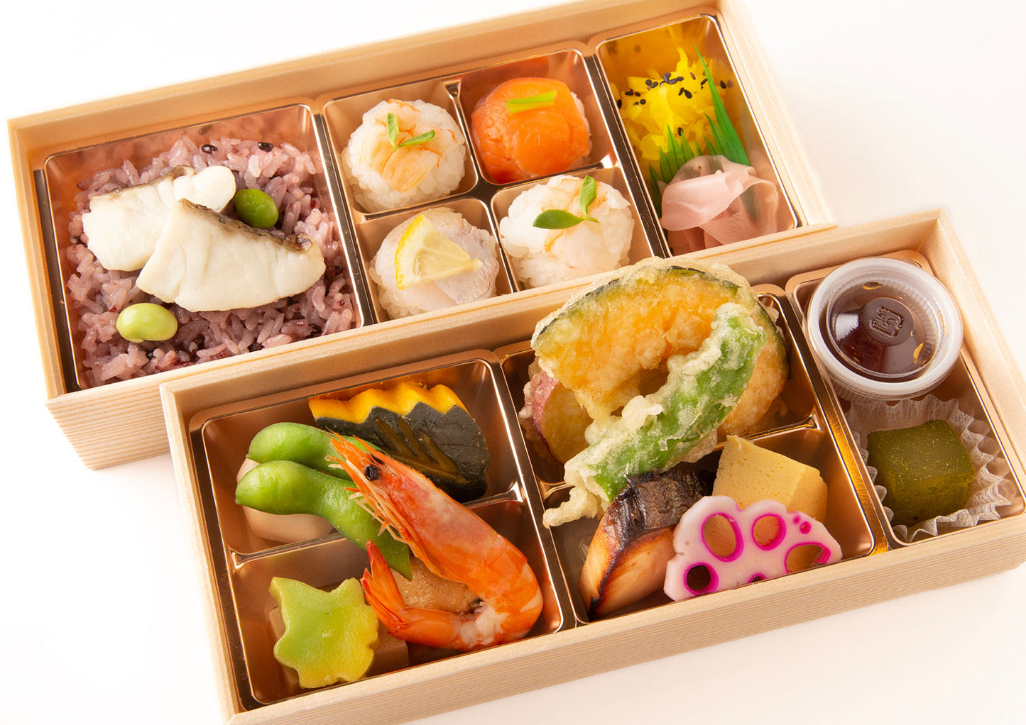 【もみじ】天ぷらとてまり寿司、鰆幽庵焼と紫黒米のお弁当