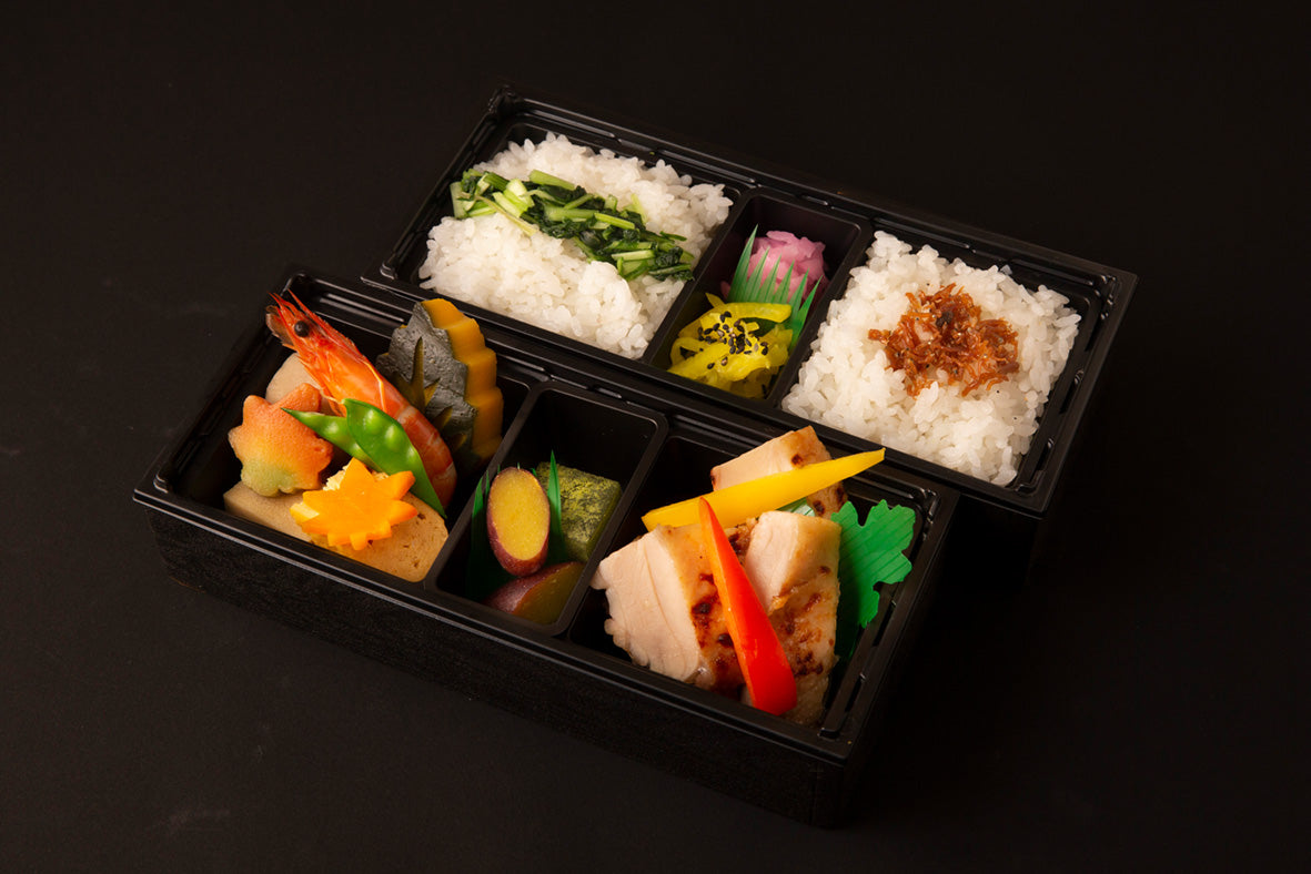 ⓵鶏西京焼と野菜の煮物のお弁当