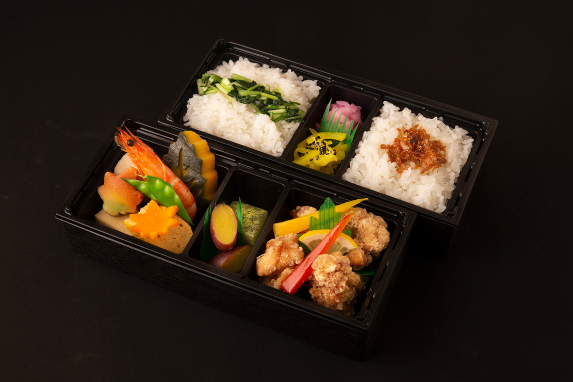 ⓶鶏香り揚と野菜の煮物のお弁当