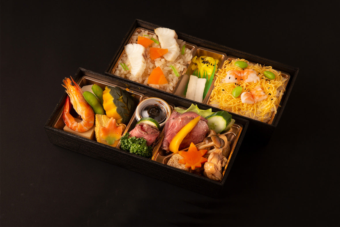 ㉑ローストビーフと鶏すき焼 鯛飯の極上二段弁当
