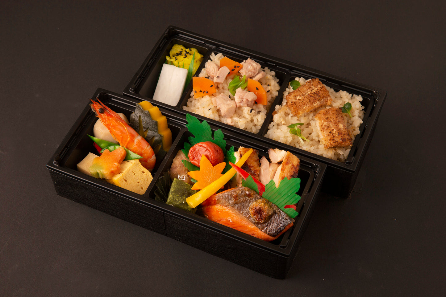 ⓽鶏照焼と鮭塩焼と鱧かやく飯のお弁当