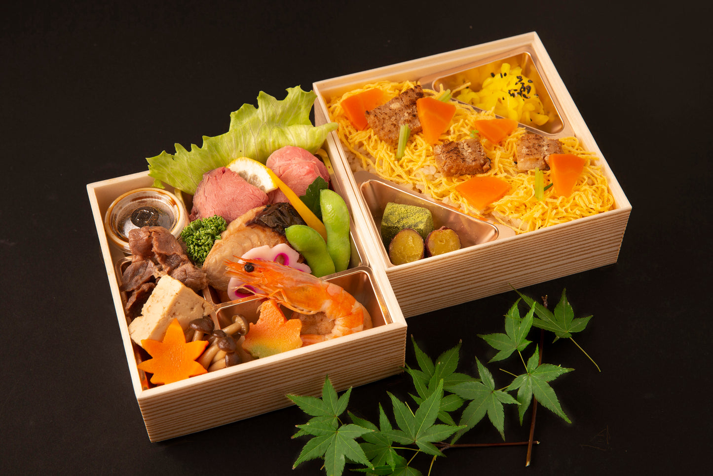 ㉒ローストビーフと牛すき焼 鰆幽庵焼と鱧かやく飯のあじわい弁当