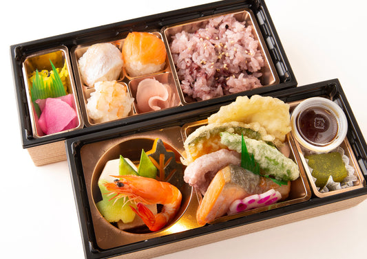【はなみずき】天ぷらと手まり寿司、紫黒米のお弁当
