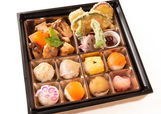【あじさい】天ぷらと手まり寿司、鶏すき焼の松花堂弁当
