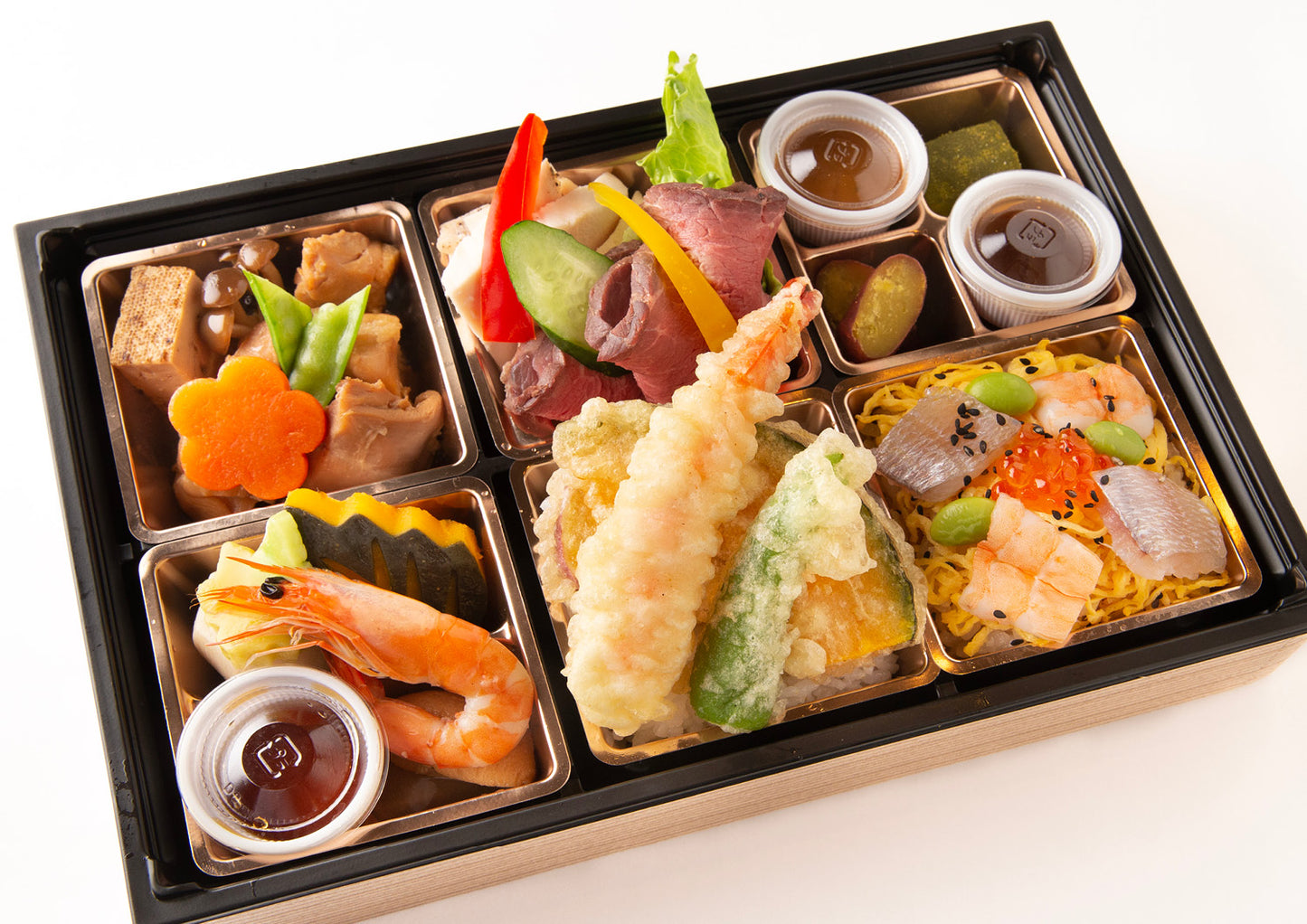 【あやめ】天丼とちらし寿司、ローストビーフと鶏すき焼の六升弁当